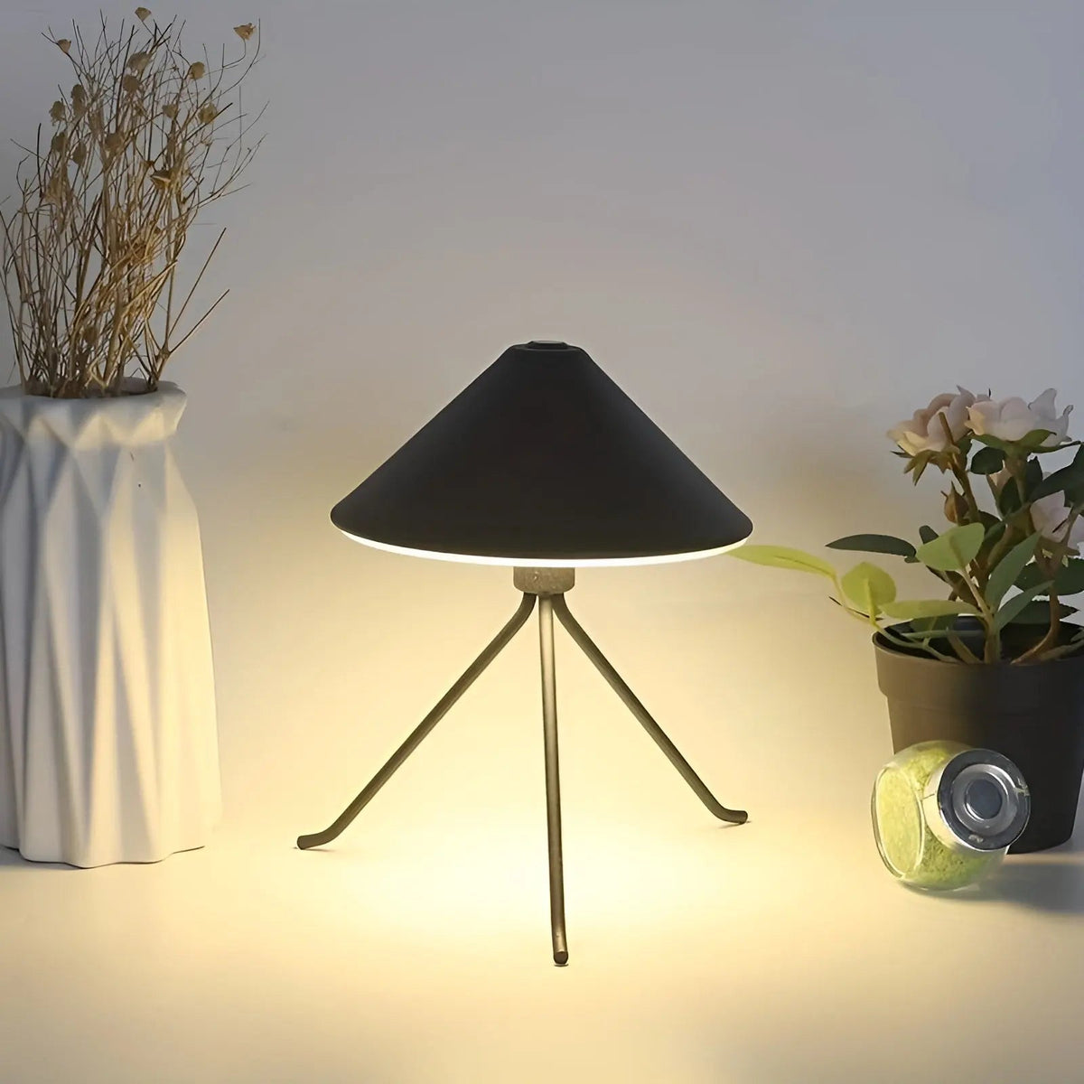 BulbHalo - Rechargeable LED Table Lamp