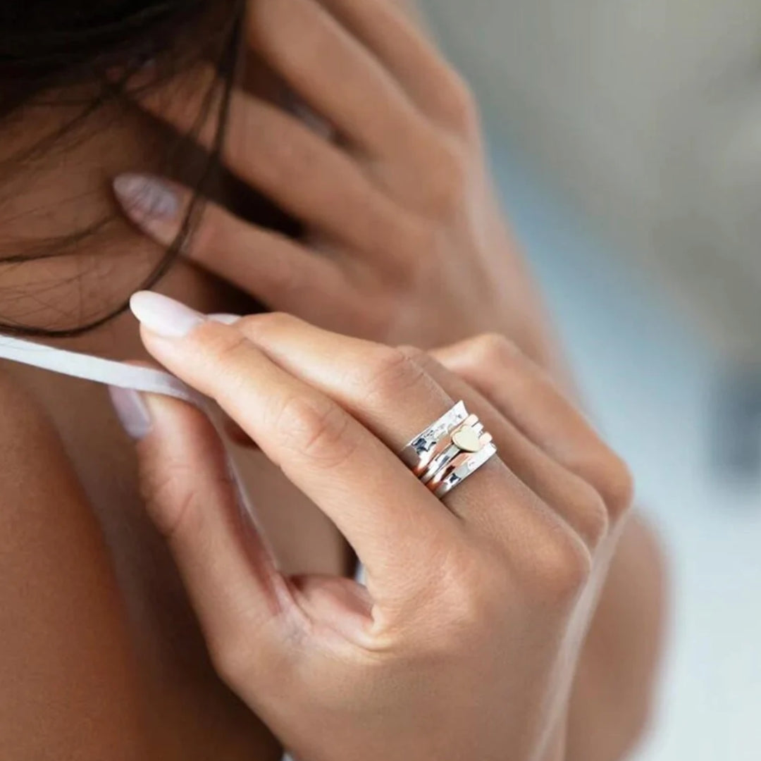 Ihanella Collection - Heart Spin Ring with a Touch of Elegance