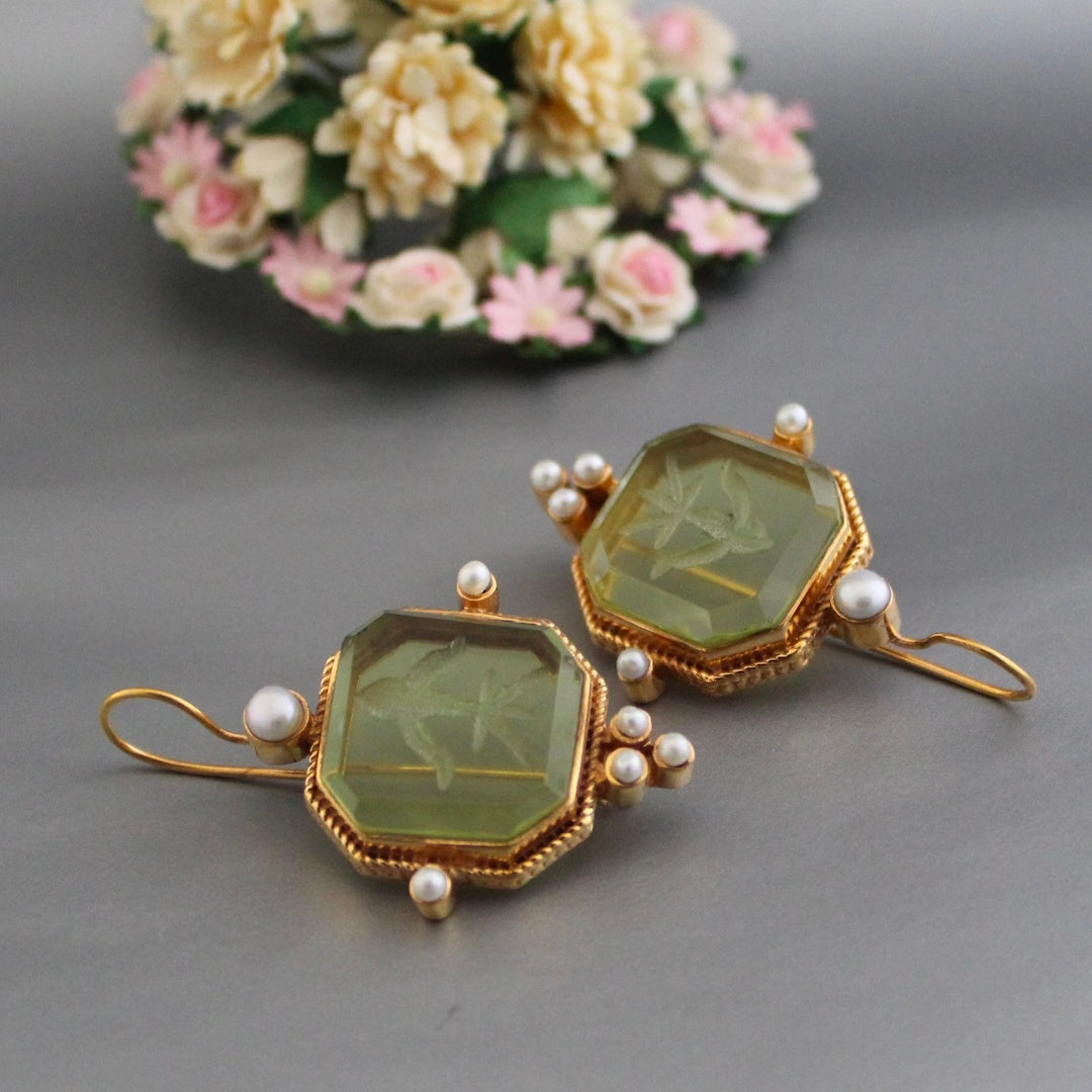 Valeria - Vintage Green Drop Earrings with Elegant Pearls