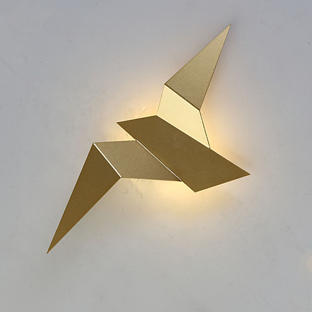 Bird-Shaped Design Wall Lamp - Nature-Inspired Iron Accent Light