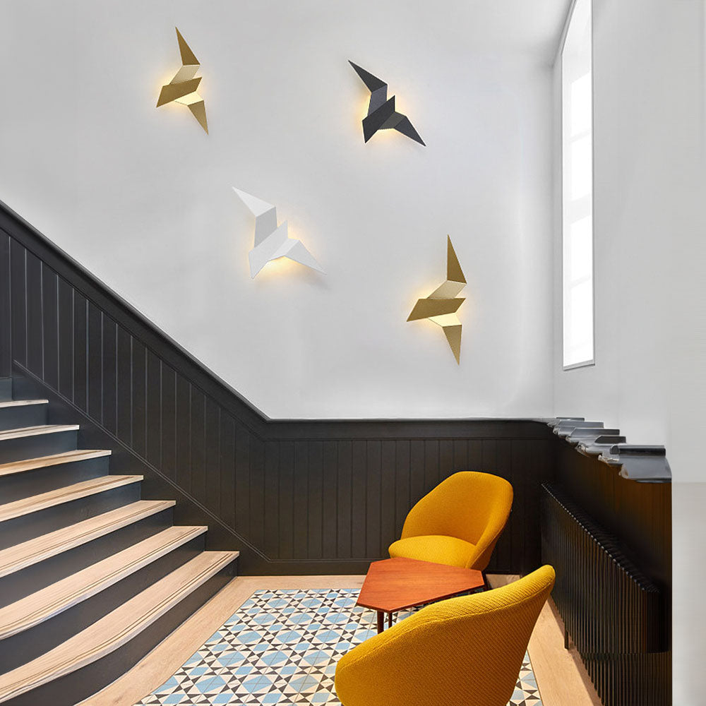 Bird-Shaped Design Wall Lamp - Nature-Inspired Iron Accent Light