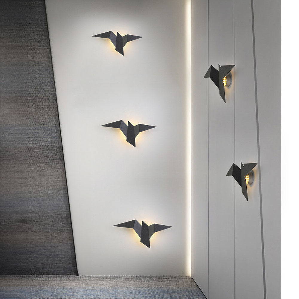 Bird-Shaped Design Wall Lamp - Nature-Inspired Iron Accent Light