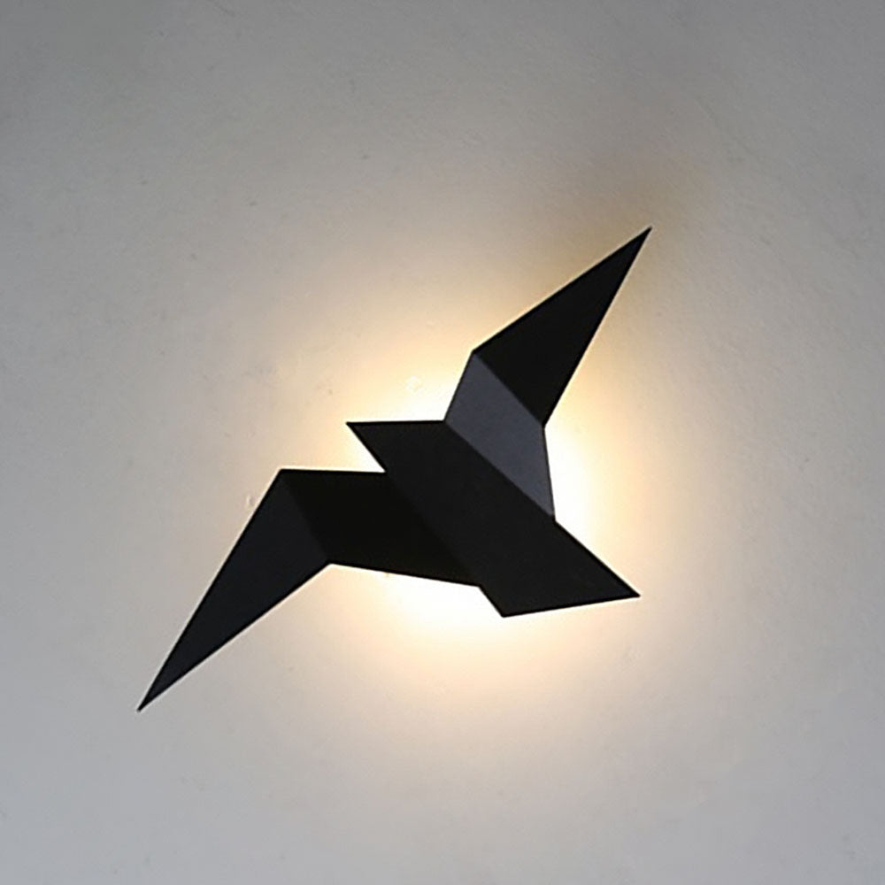 Bird-Shaped Design Wall Lamp - Nature-Inspired Iron Accent Light