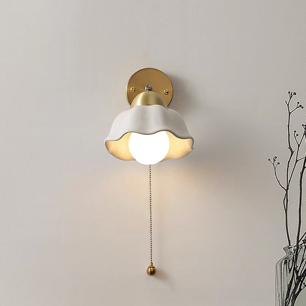 ThornPetal - Vintage Floral Wall Sconce Light