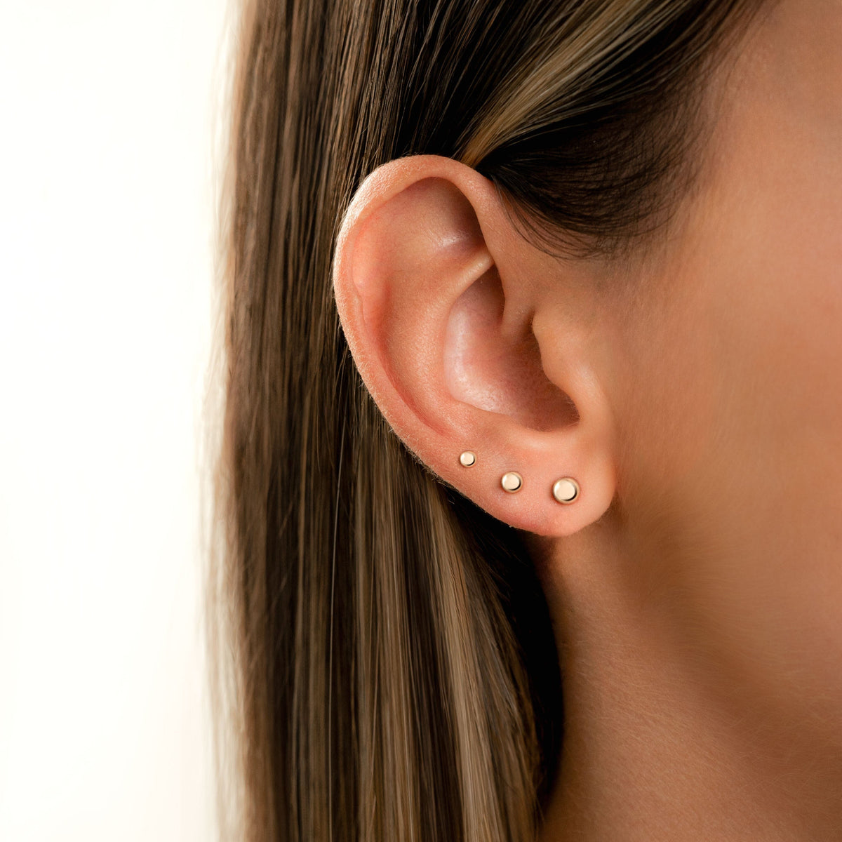 Nembelle - Elegant Minimalist Stud Earrings