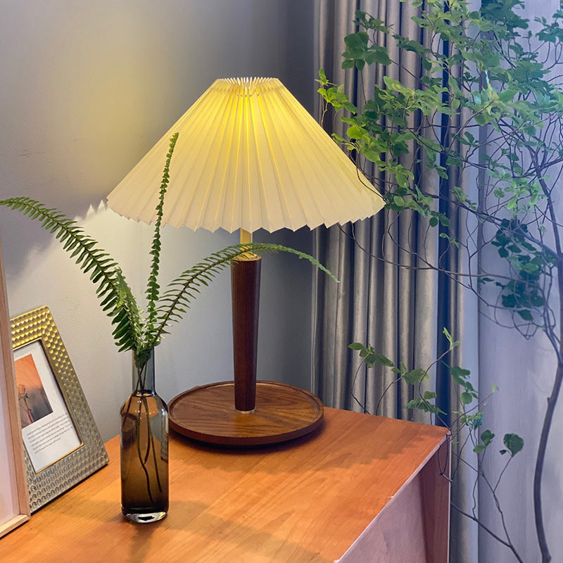 Loventis - Vintage Wooden Table Lamp with Pleated Shade