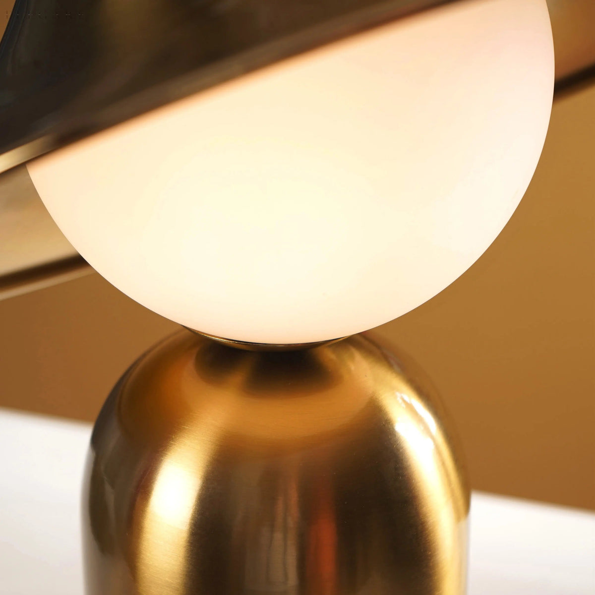 GoldSphere - Scandinavian Gold Table Lamp