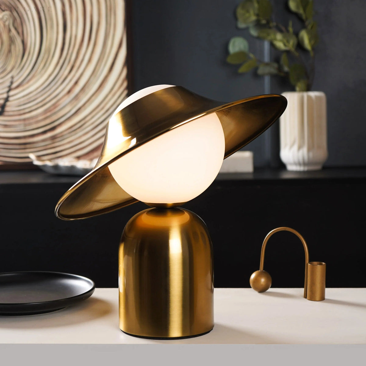 GoldSphere - Scandinavian Gold Table Lamp
