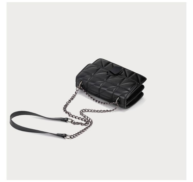 Lilly Luxury Bag - Vintage Quilted Handbag with Chain Strap