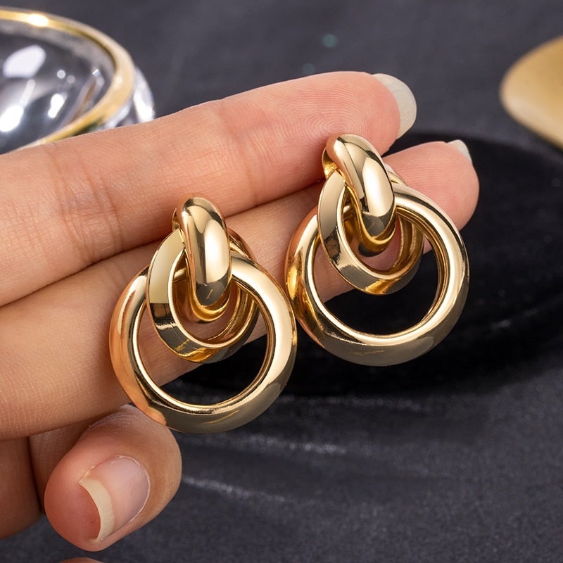 Celestyn - Refined Gold Earrings for an Elegant Style