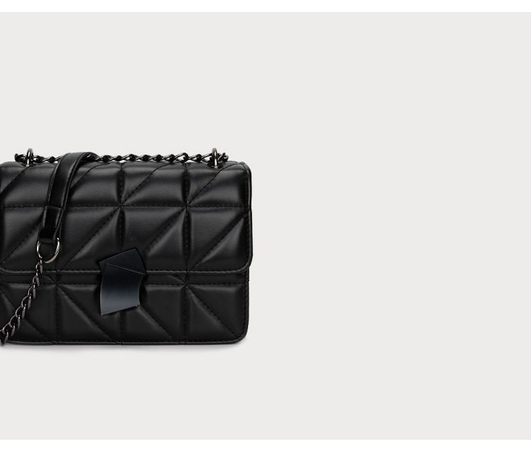 Lilly Luxury Bag - Vintage Quilted Handbag with Chain Strap