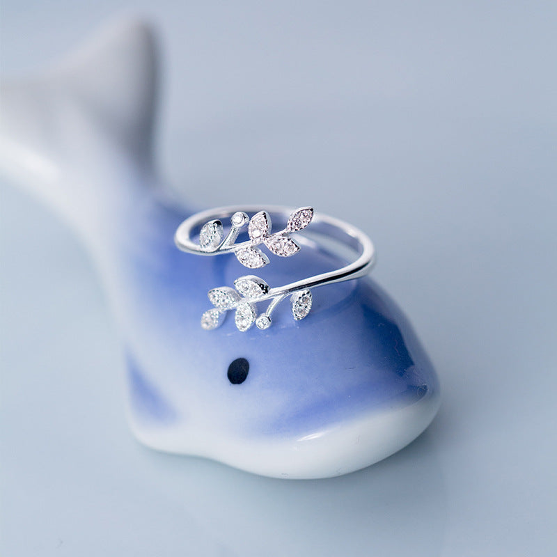 Amalthea - Adjustable Zirconia Leaf Ring