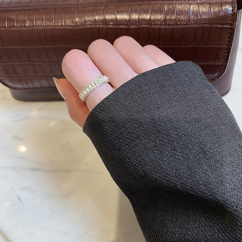 Martina - Elegant Gold Ring with Pearl Accent