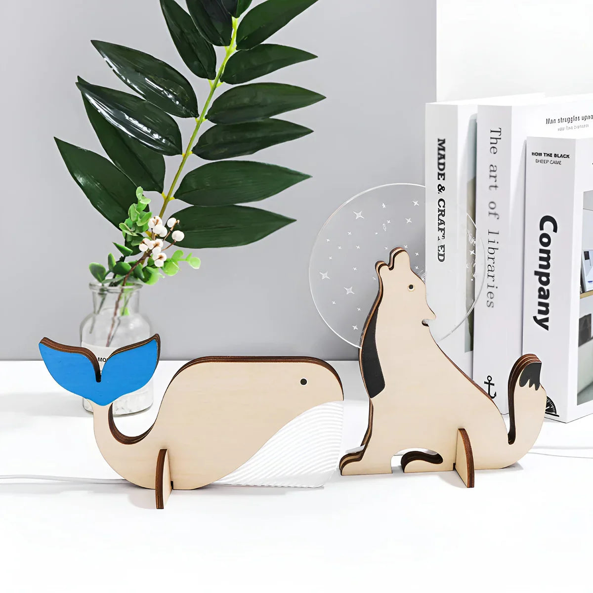 WildGlow - Wooden Table Lamp with Animal Design