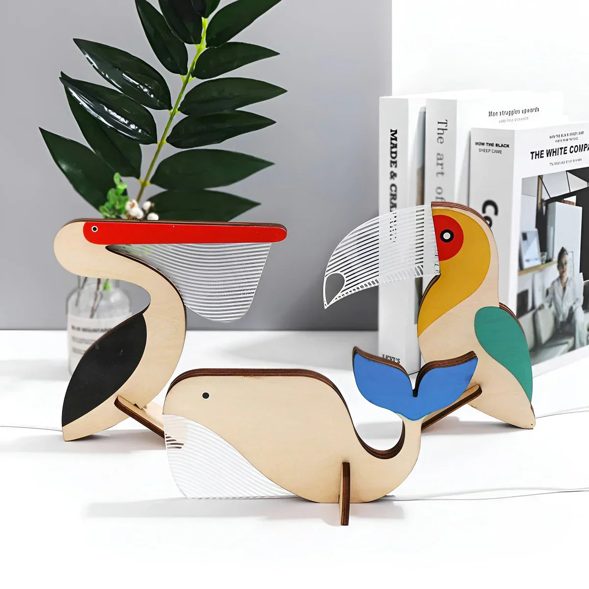 WildGlow - Wooden Table Lamp with Animal Design