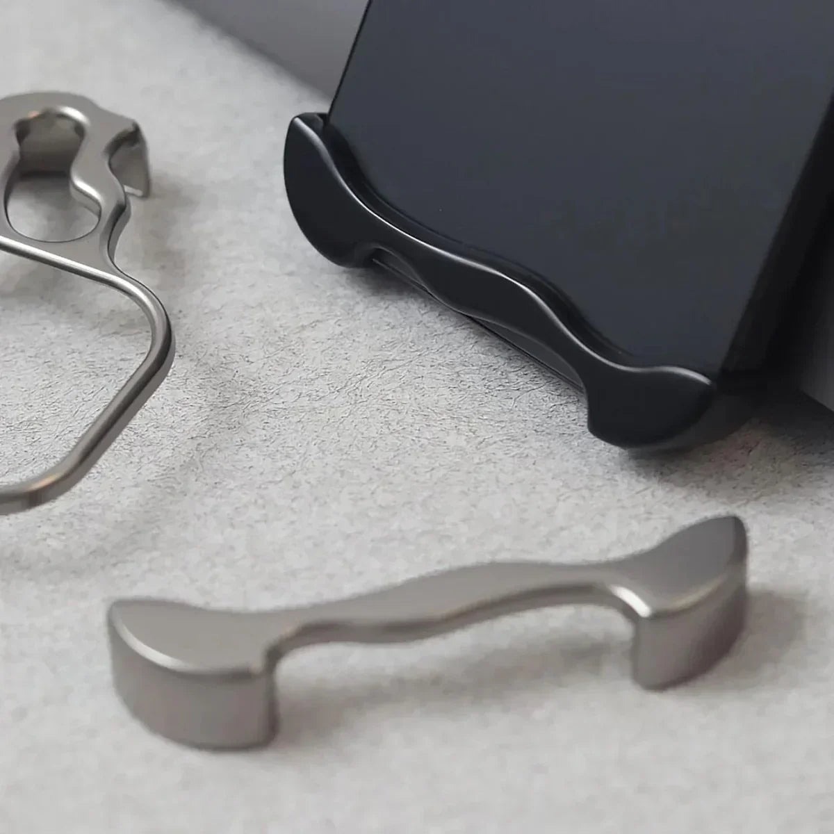 TitanShield Case - Sleek Protection for iPhone Edges