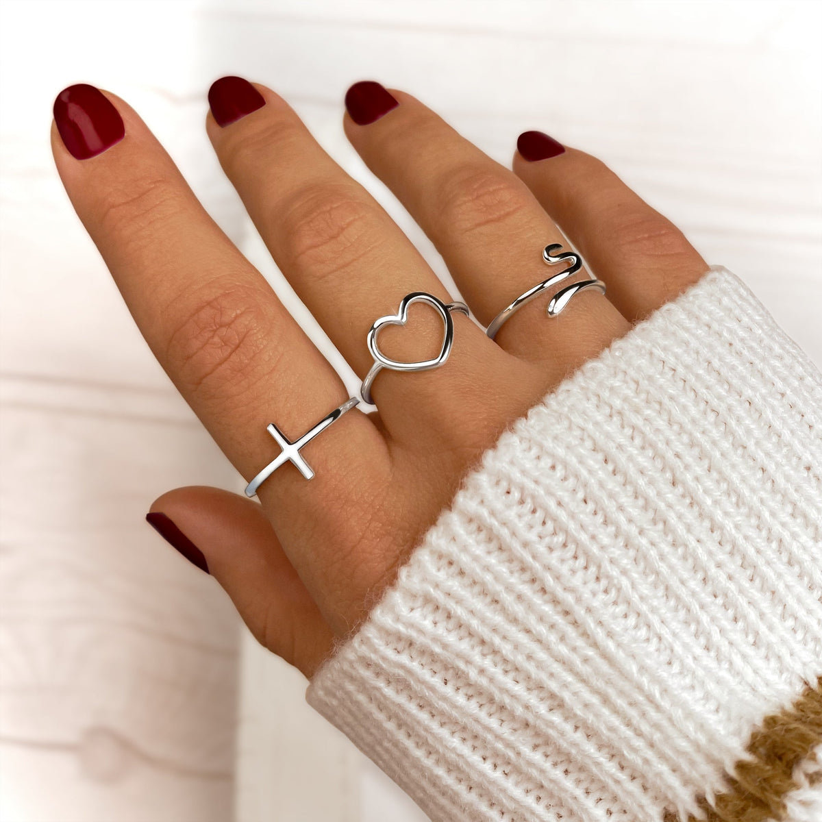Amélie - Chic Cross-Detail Ring