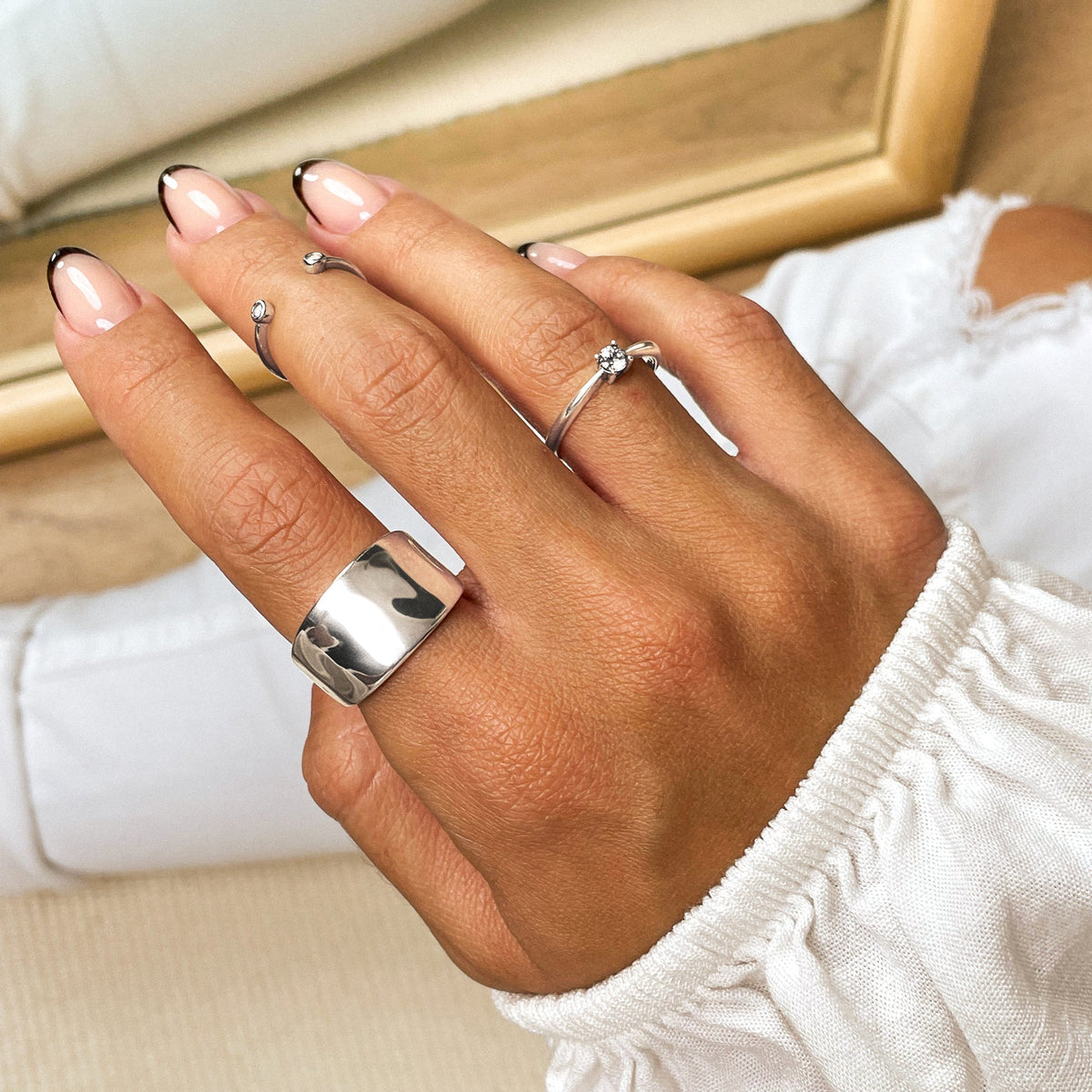 Elena - Exquisite Solitaire Zirconia Ring for Timeless Elegance