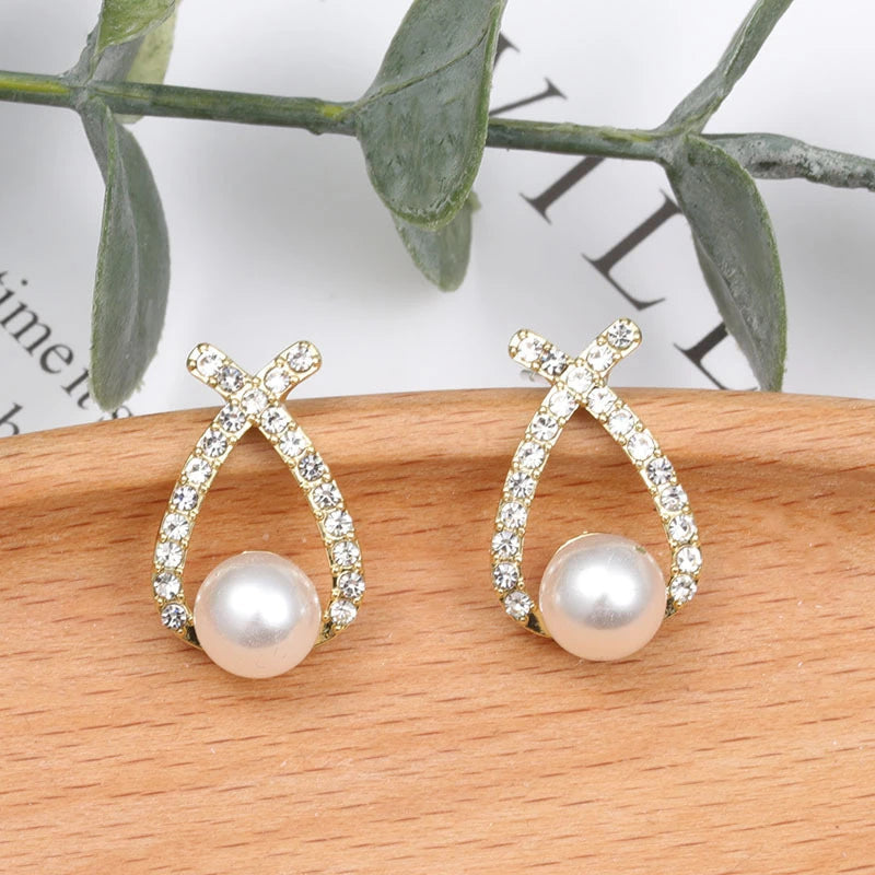 Wisperia - Elegant Glitter and Pearl Earrings