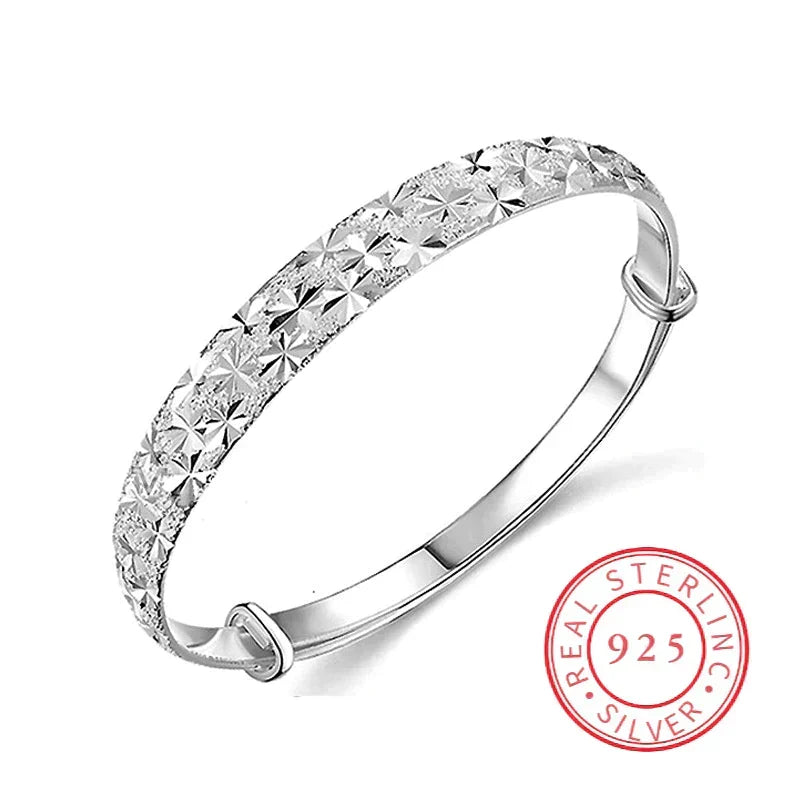 Hyzara - Star-Shaped Silver Bracelet for a Radiant Look