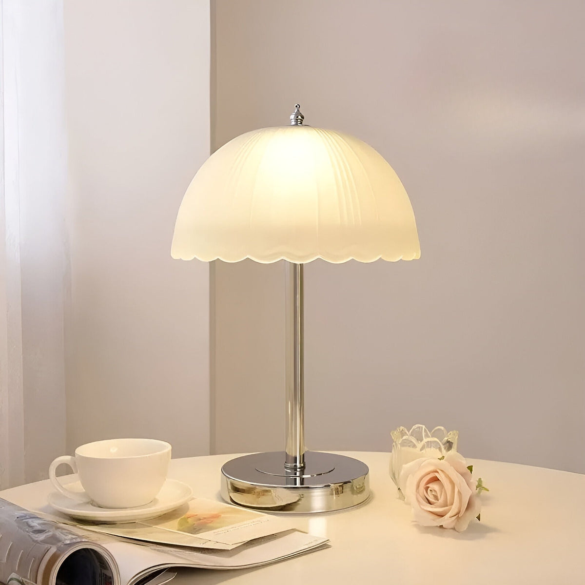 ModernGleam - Modern Elegant LED Table Lamp