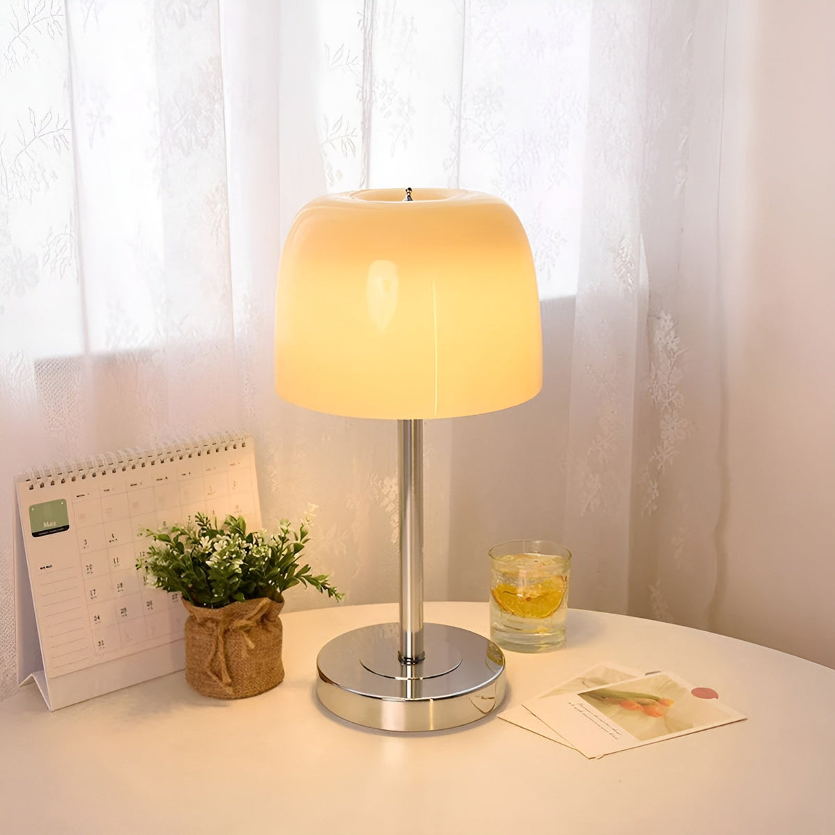 ModernGleam - Modern Elegant LED Table Lamp