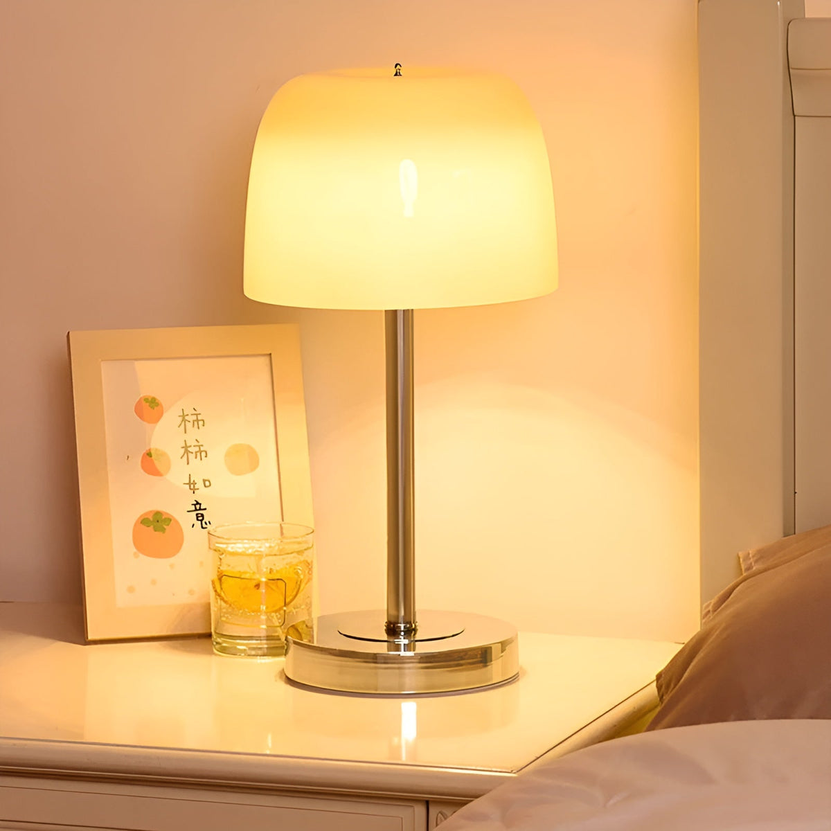 ModernGleam - Modern Elegant LED Table Lamp