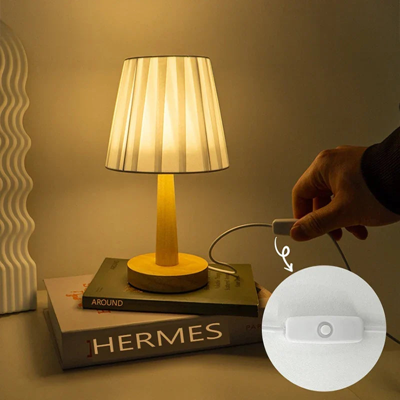 Kianthe - Adjustable LED Nightstand Lamp
