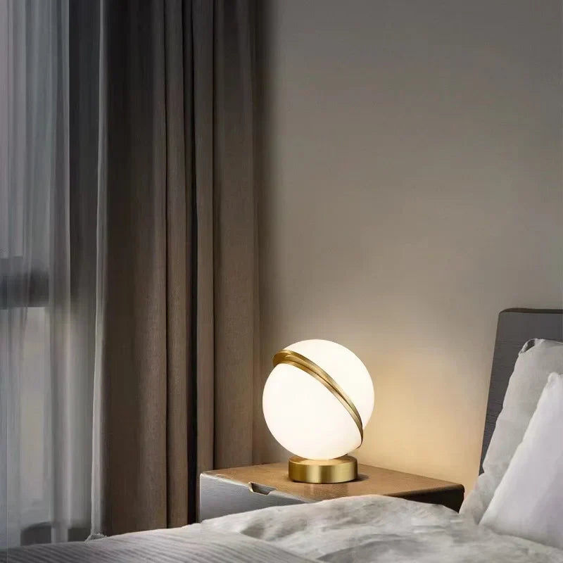Dirnhall - Elegant White Round Table Lamp