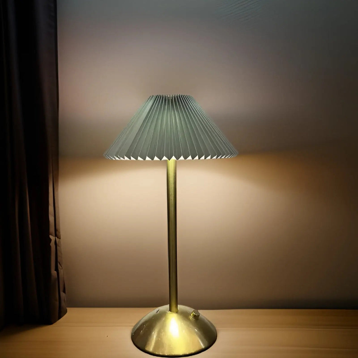 Gruvenda - Portable Metal Table Lamp