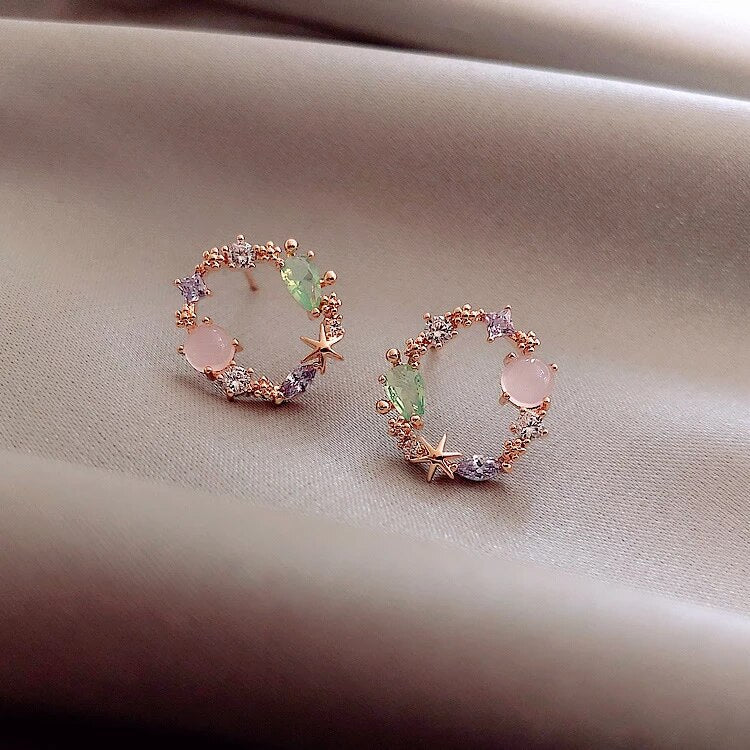 Hiloura - Gold Flower Zirconia Earrings