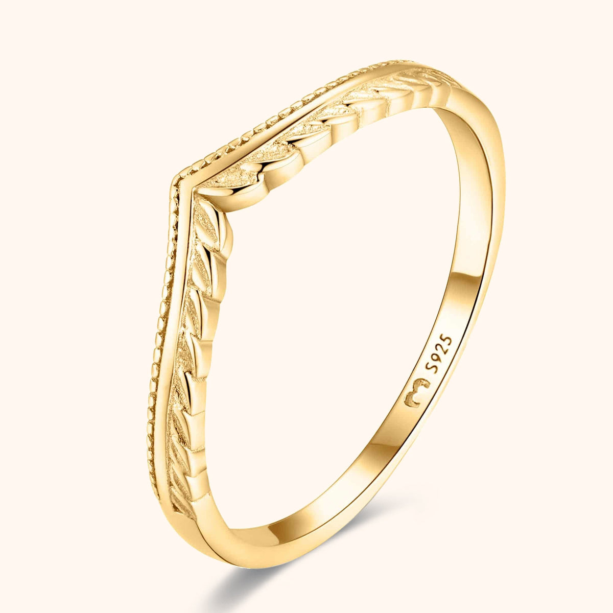 Vera - Elegant Leaf Motif Ring