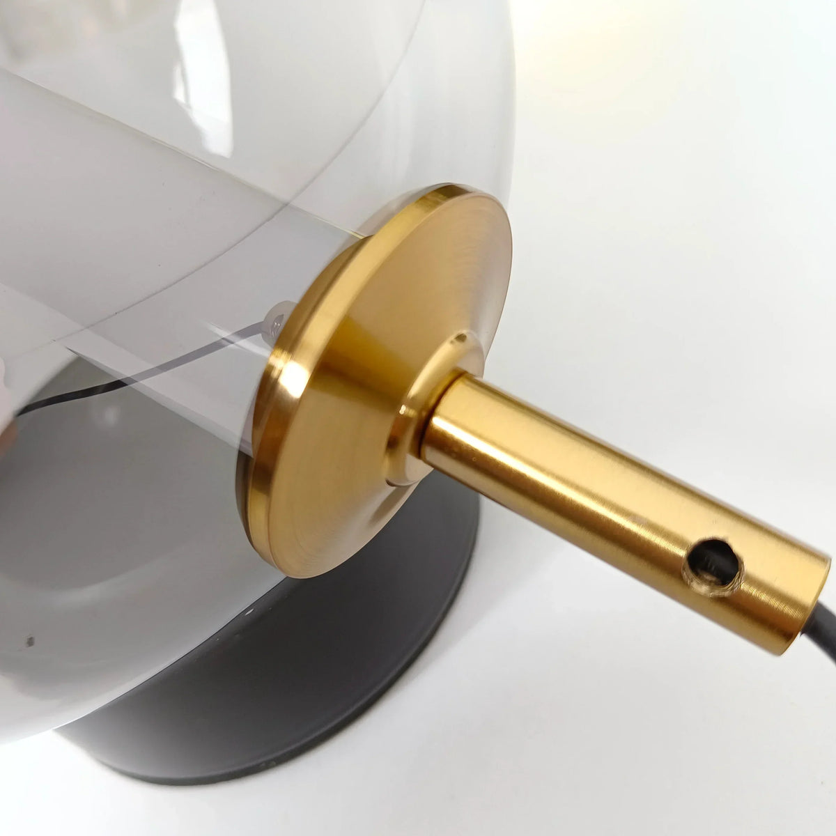 Vaelund - Timeless Vintage Glass Lamp Design
