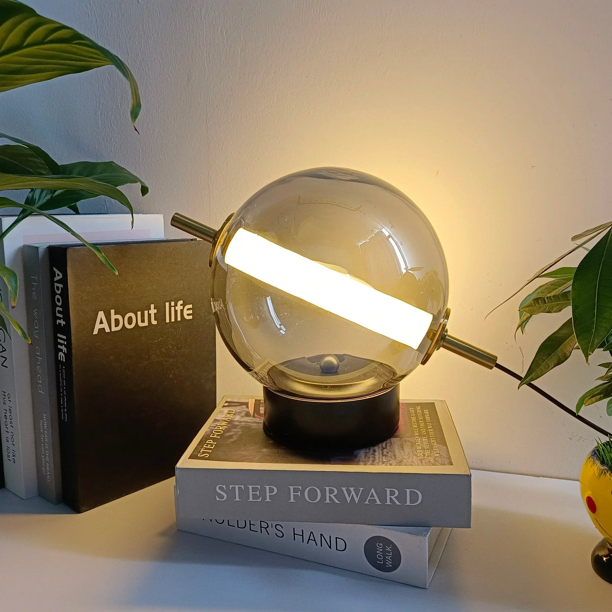 Vaelund - Timeless Vintage Glass Lamp Design