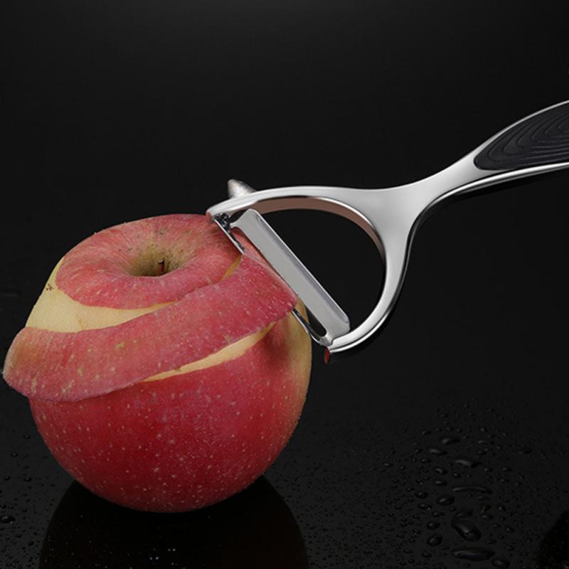 SwiftPeel - Stainless Steel Vegetable Peeler for Precision and Speed