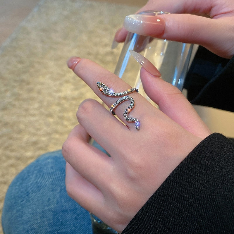Bendrix Snake Ring - Elegant Statement Design
