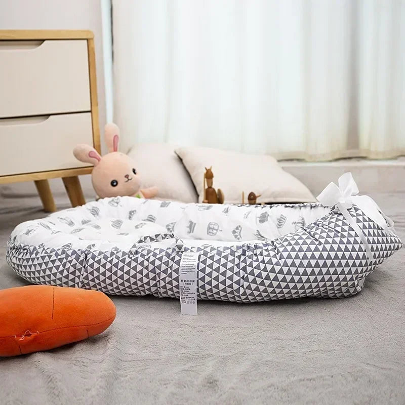 TravelEase Bed - Foldable Baby Bed and Bassinet