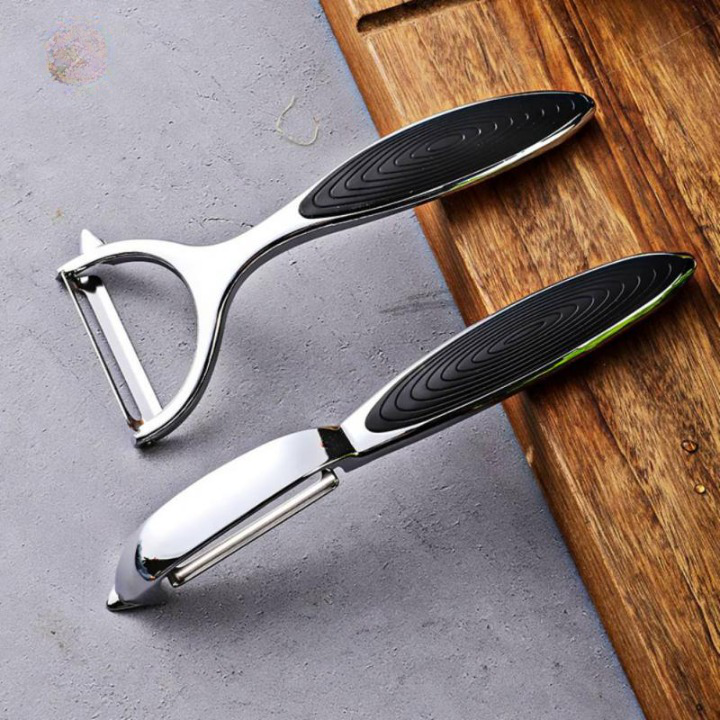 SwiftPeel - Stainless Steel Vegetable Peeler for Precision and Speed