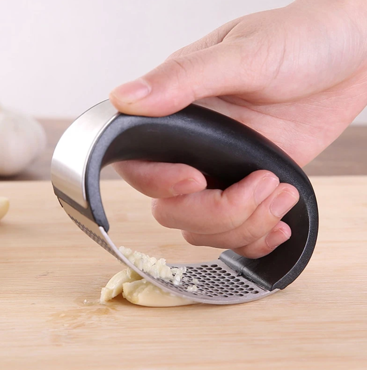ArvoCrush - Effortless Stainless Steel Garlic Press for Home Cooks