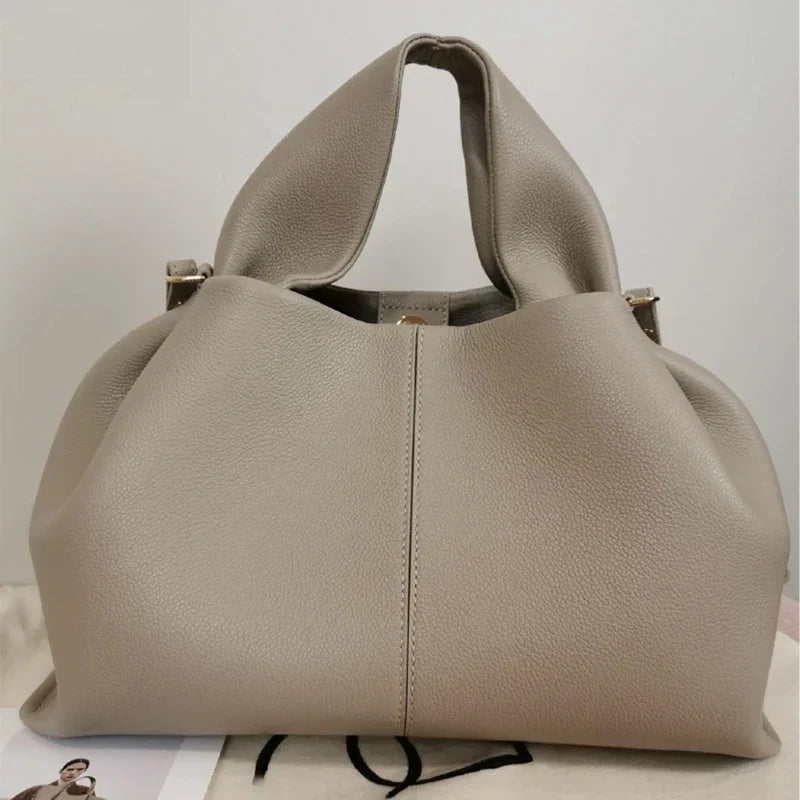 Daily Chic - Versatile Women's Handbag for Everyday Use