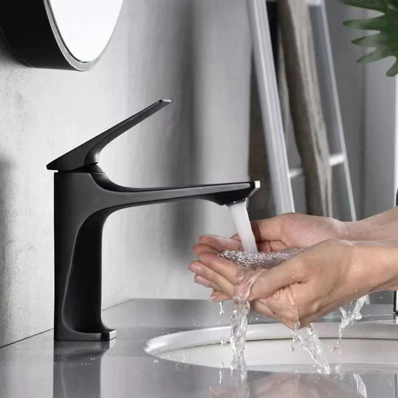 Kelbourne - Single-Handle Faucet For Timeless Comfort