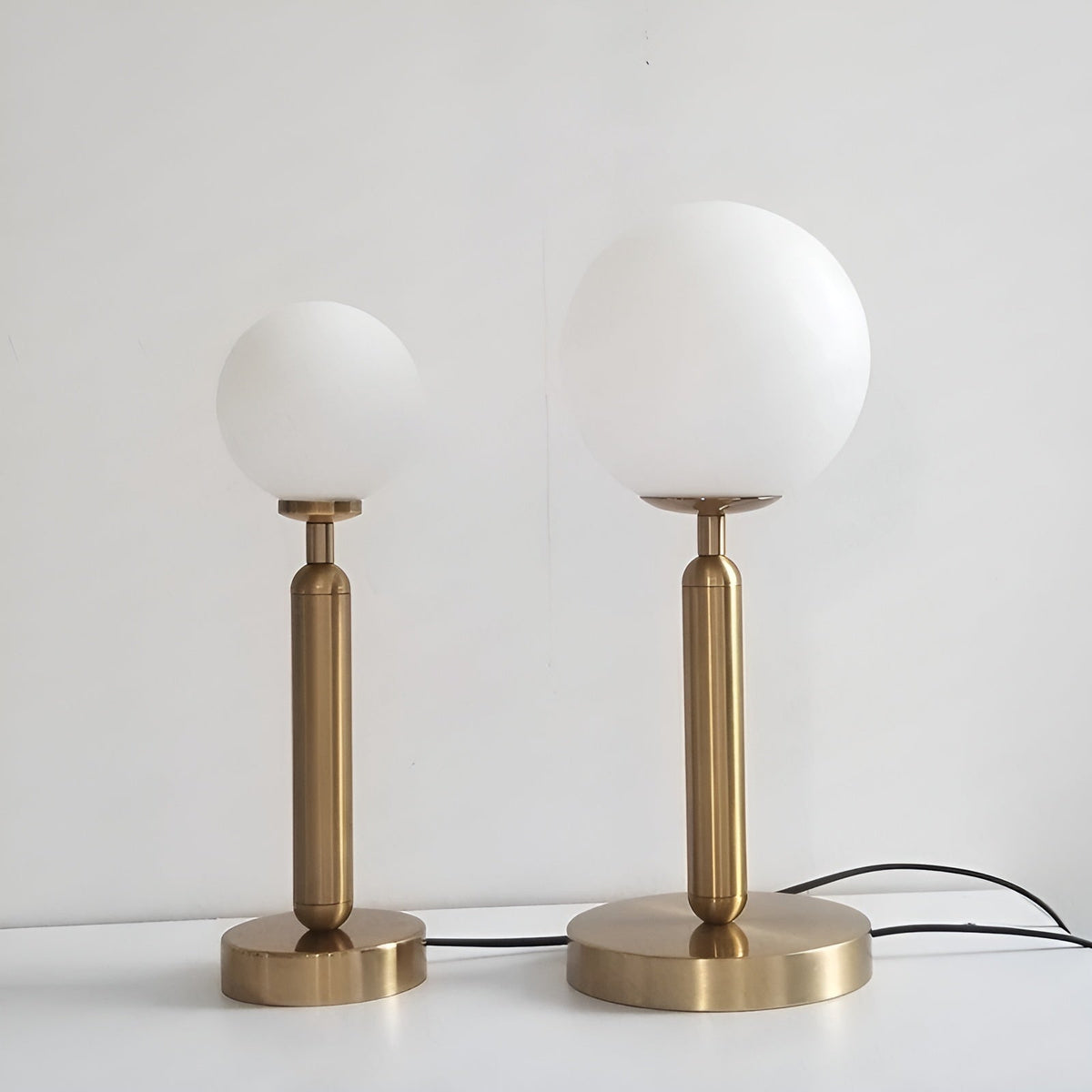 Gazmerin - Elegant LED Table Light