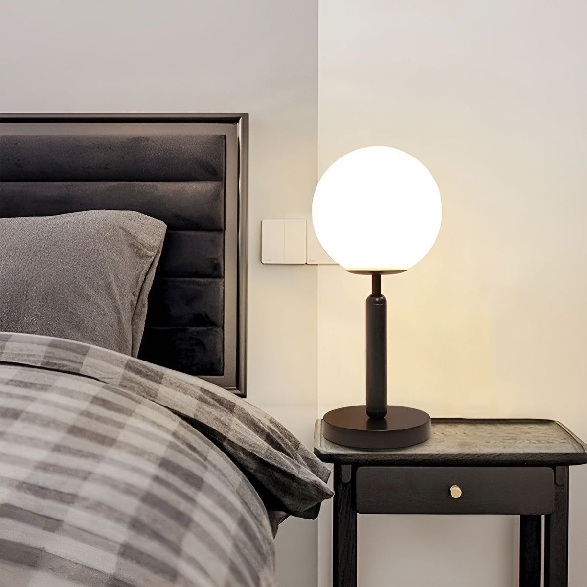 Gazmerin - Elegant LED Table Light
