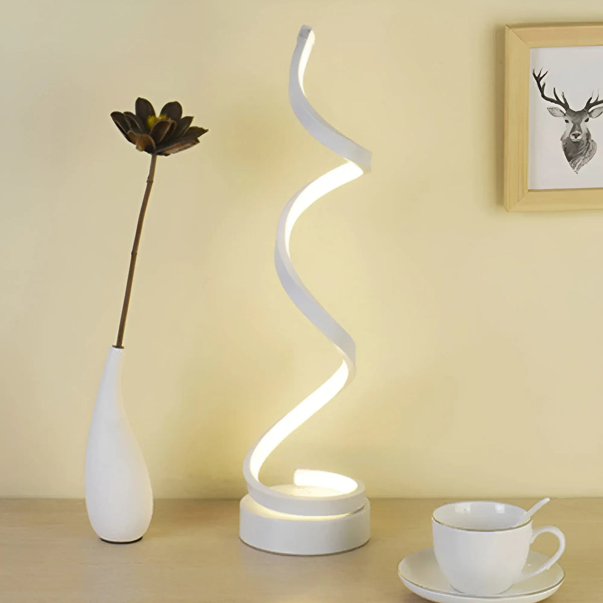 Cerwyn - Curved Eye-Care LED Desk Light
