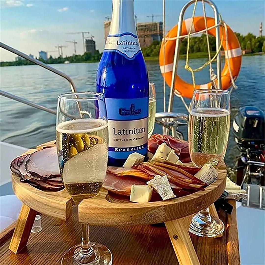 CheeseBoard Delights - Stylish Wooden Picnic Accessory