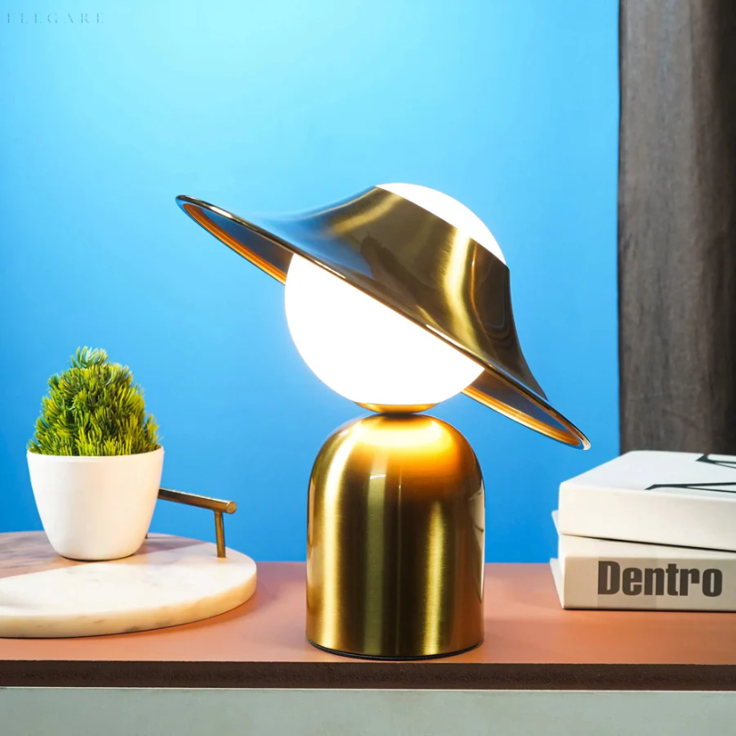 GoldAura Table Lamp - Elegant Gold Accent Lighting for Any Room