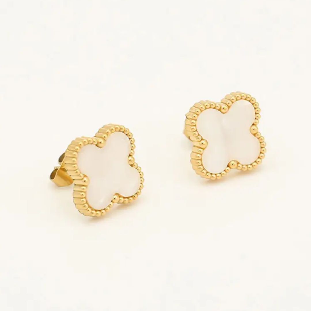 Pearl Clover Earrings - Elegant and Unique Design