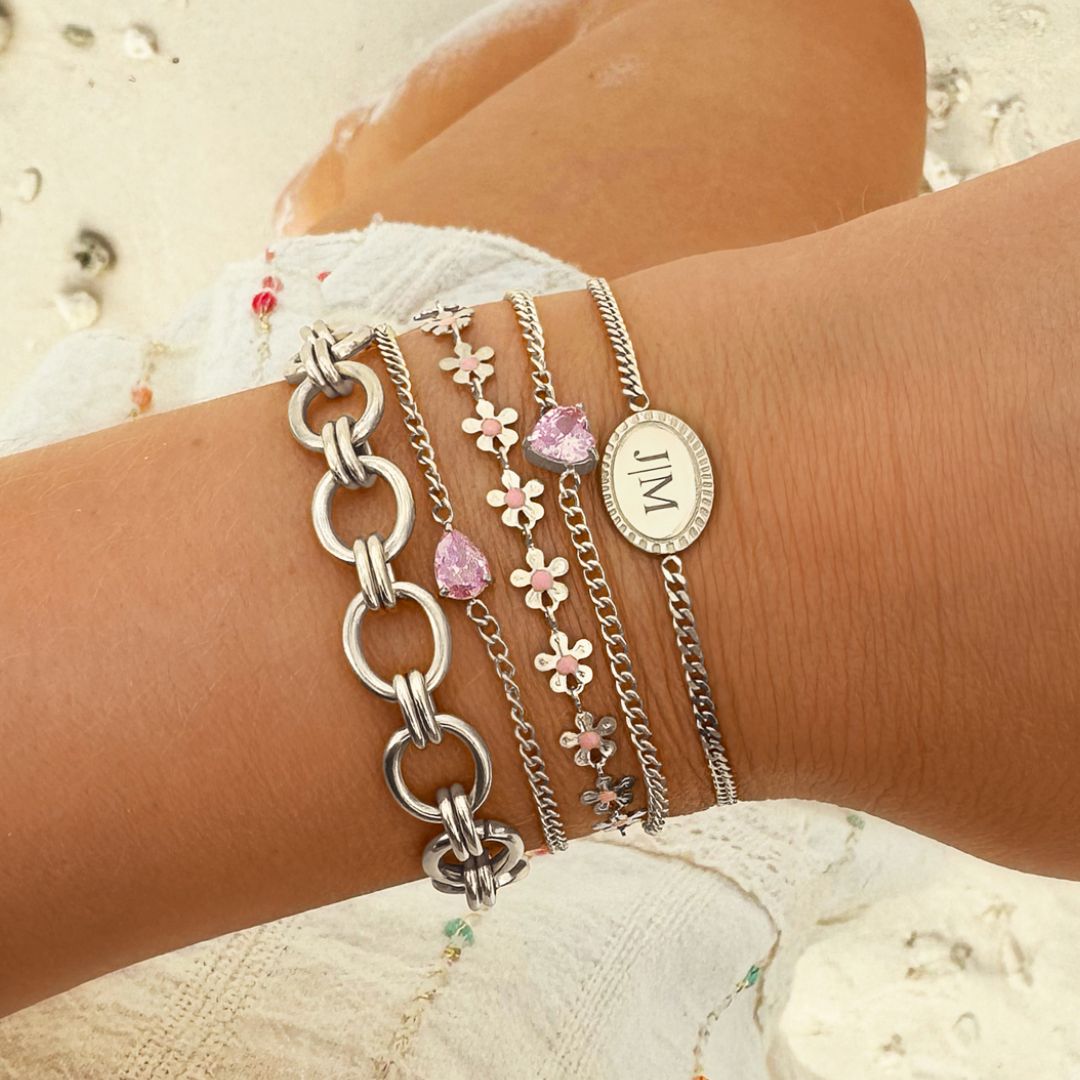 Heart Birthstone Bracelet - A Unique and Meaningful Accessory