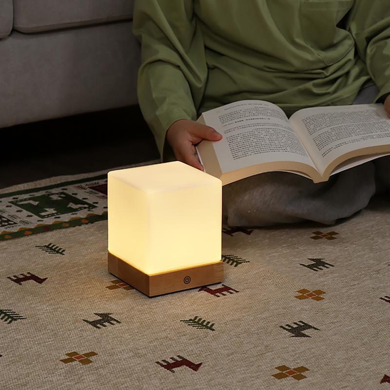 GlowCube - Cordless Modern Energy-Efficient LED Lamp