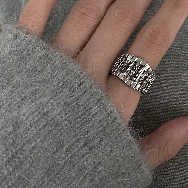 Alina - Elegant Openwork Pearl Ring